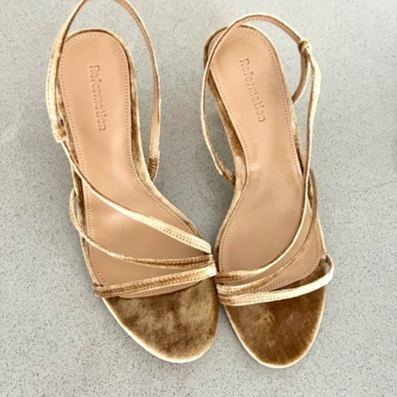 Reformation - Marylou Heel Sandal - Ochre Crushed Velvet - Picture 2 of 5